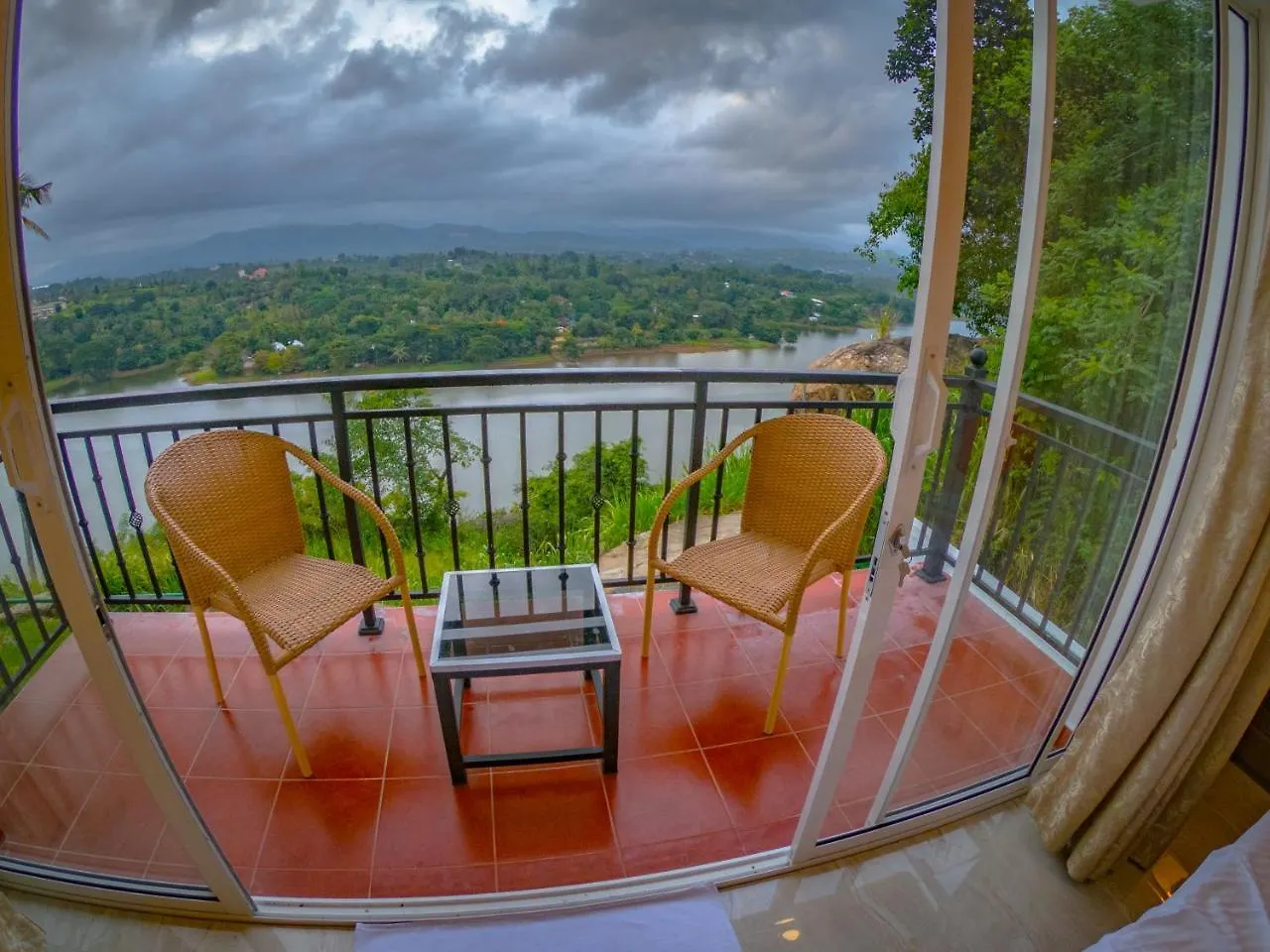 Riverbank Boutique Hotel Κάντι